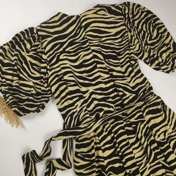 Faithfull the Brand Black & Cream Zebra Print Dress Size 6 Medium - Picture 11 of 12